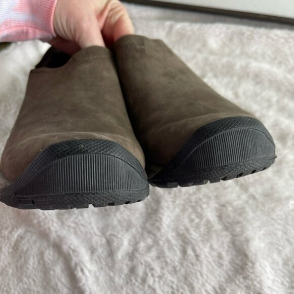 Columbia Estes OmniGrip Taupe leather slip on shoes - Picture 6 of 7